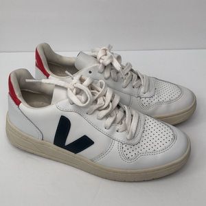 Women’s Veja V-10 Leather Sneakers Eur 36 US 5